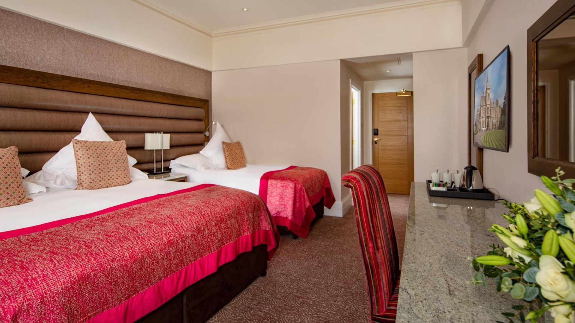 The Culloden Estate And Spa Holywood  Bagian luar foto A room at the hotel