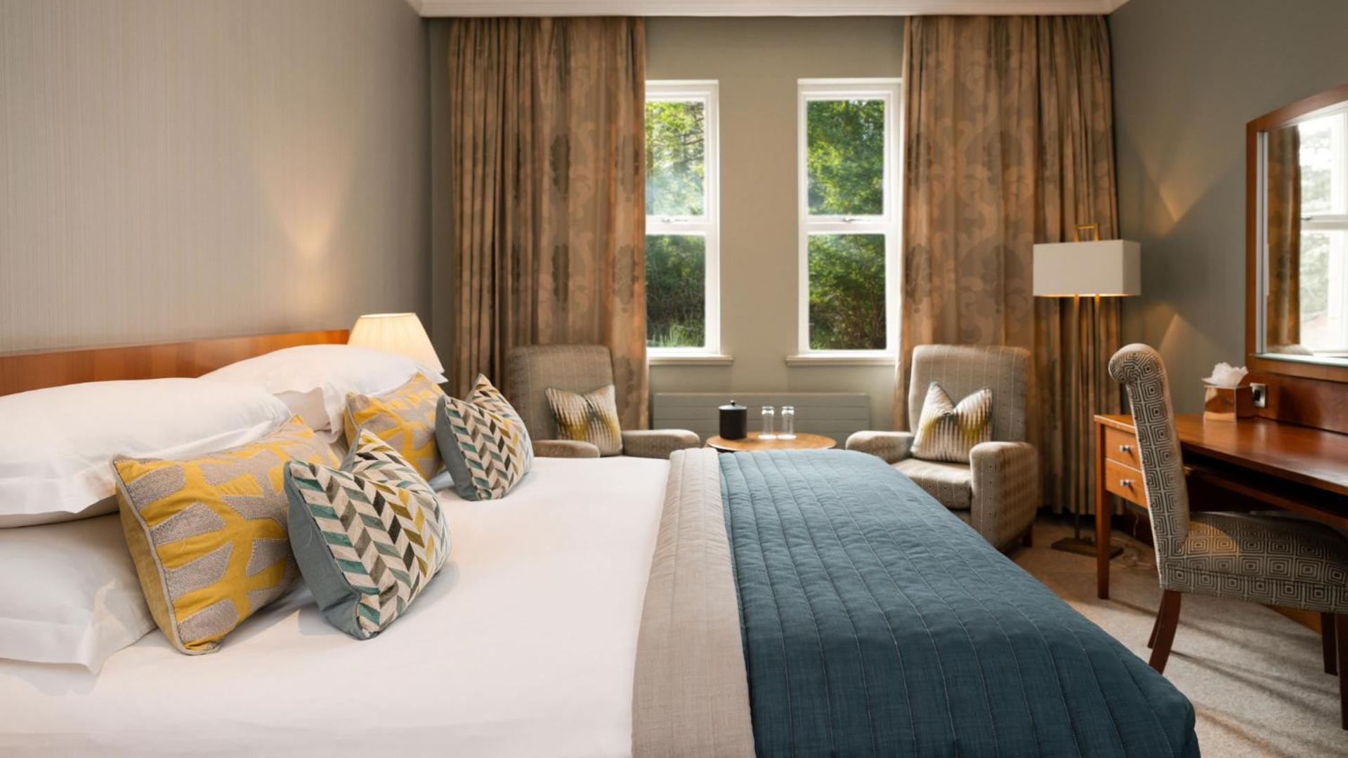 The Culloden Estate And Spa Holywood  Bagian luar foto A bedroom at The Old Course Hotel, St Andrews